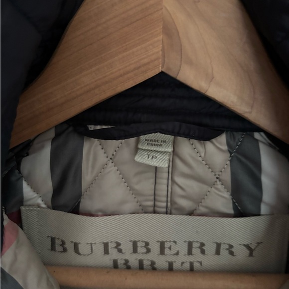 Burberry Black Quilted Women's Coat - Picture 9 of 10